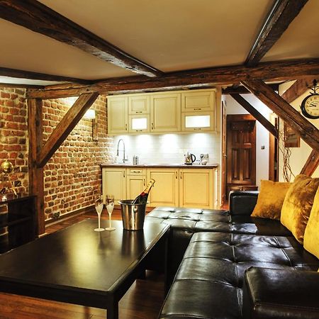 Apartamenty Chleb I Wino Thorn Exterior foto