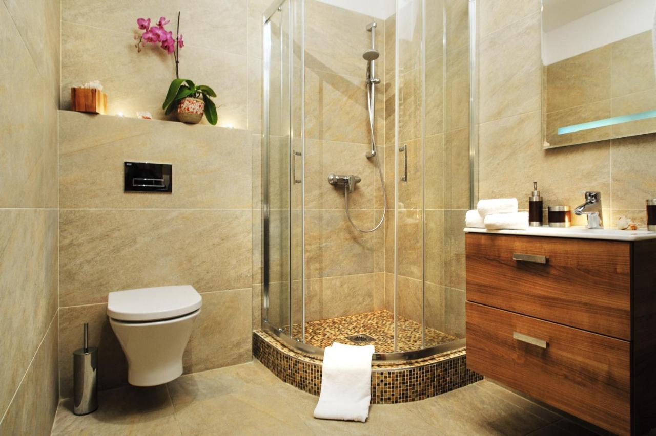 Apartamenty Chleb I Wino Thorn Exterior foto
